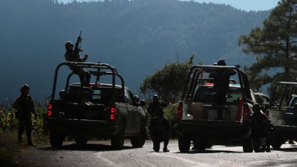 Militares se enfrentan a tiros con gente armada en Quintana Roo