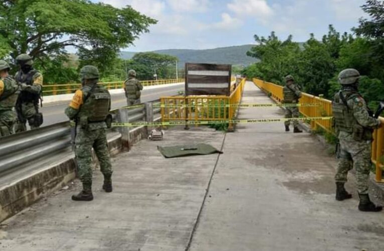 FGR decomisa arsenal sobre la carretera Panamericana