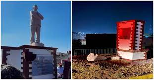 Derribada la estatua de López Obrador en Atlacomulco