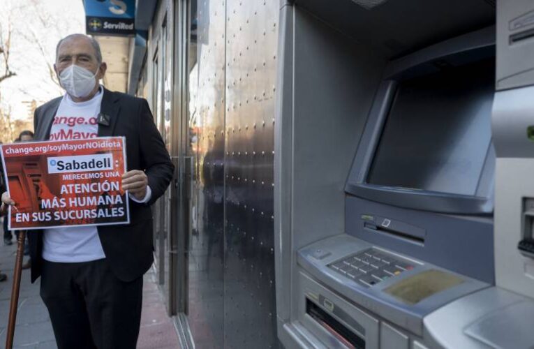 La banca firma mañana el protocolo para la inclusión financiera de mayores