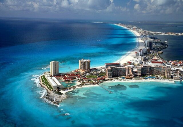 Cancún: nuevos megahoteles en obras pese a dudas ambientales