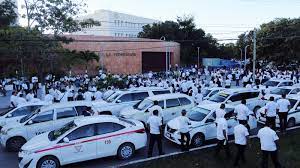 Alcaldesa de Cancún exigió a taxistas “dejar a un lado las confrontaciones”