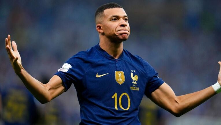 Kylian Mbappé minimiza ataques de "Dibu" Martínez