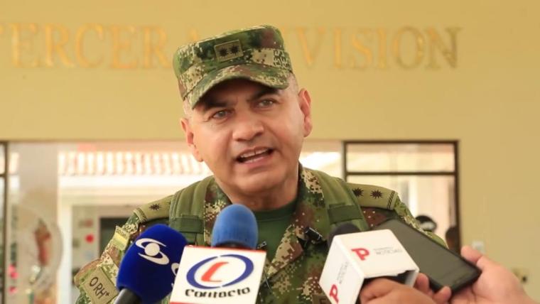 Comandante de Ejército está detrás de montaje en mi contra: general (r) Rojas