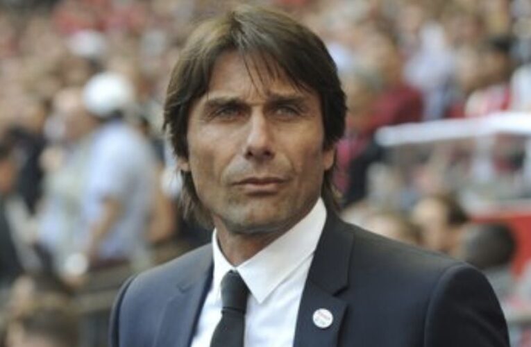 Antonio Conte dejó de ser entrenador del Tottenham