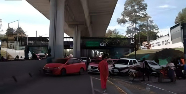 México-Cuernavaca: manifestantes bloquean salida a autopista en CDMX y provocan caos