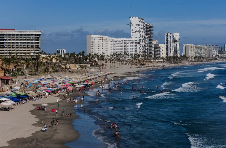 Semana Santa revive el turismo en Acapulco pese a estragos de Otis