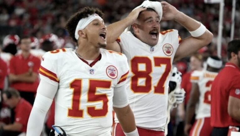 Pat Mahomes y Travis Kelce celebrarán el título de los Kansas City Chiefs en su restaurante de carnes