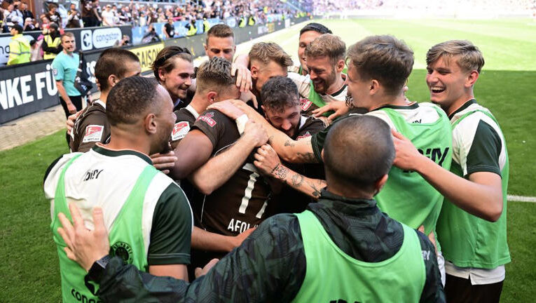 St. Pauli vuelve a la Bundesliga después de 13 años de jugar en la segunda división