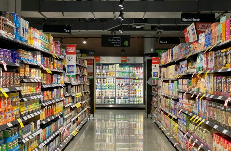 Supermercados franceses tendrán que advertir si redujeron la cantidad en un producto