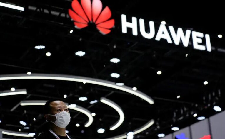 Huawei rechaza idea sobre que falta de chips avanzados frene ambiciones chinas en IA