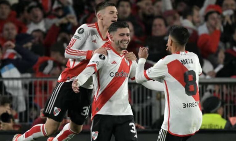 Maxi Meza es titular y da asistencia con River Plate en Libertadores