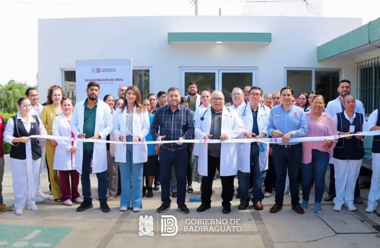 José Paz López Elenes inaugura nueva sala de espera en el hospital IMSS Bienestar de Badiraguato