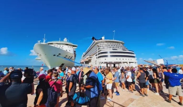 Yucatán registra doble arribo de cruceros a Progreso