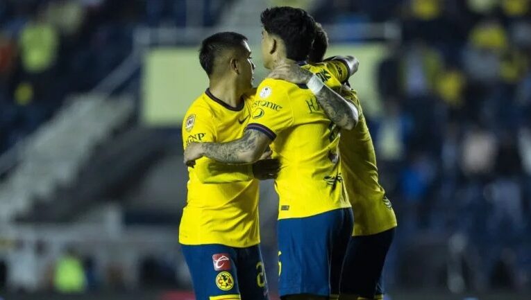 Jugadores del América se echan unos de birria y causan furor