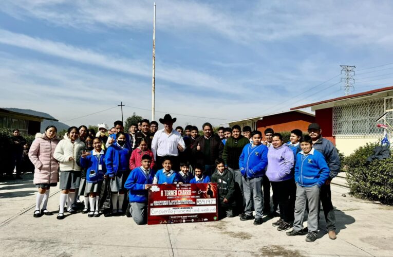 Enrique Estrada agradece la colaboración de la comunidad para apoyar a la telesecundaria Ramón G. Bonfil en Tetepango