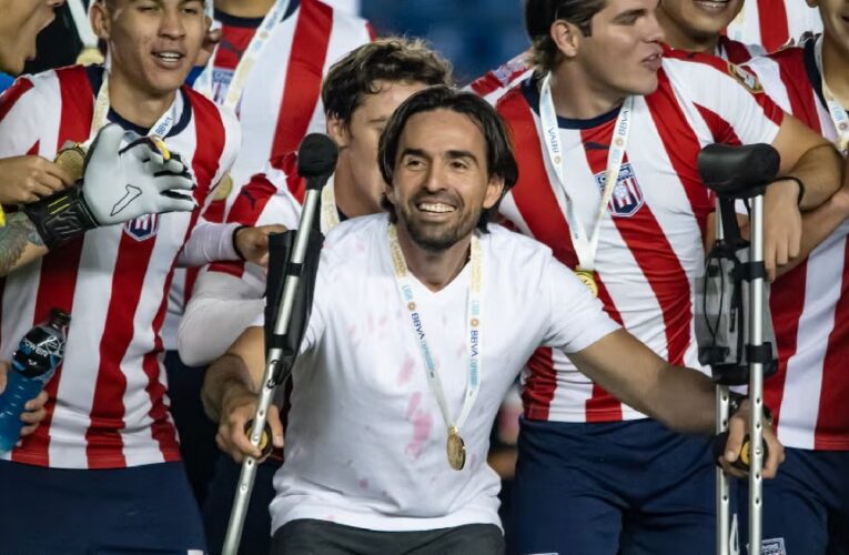 Gerardo Espinoza será el nuevo estratega de Chivas