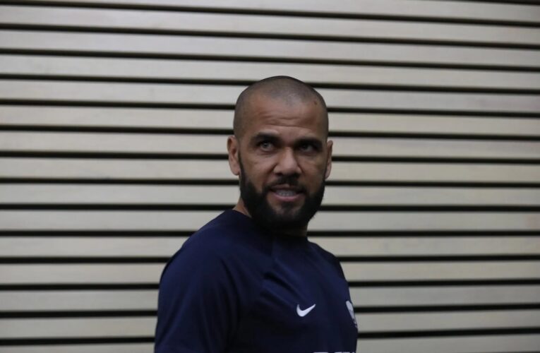 Pumas de la UNAM demanda a Dani Alves