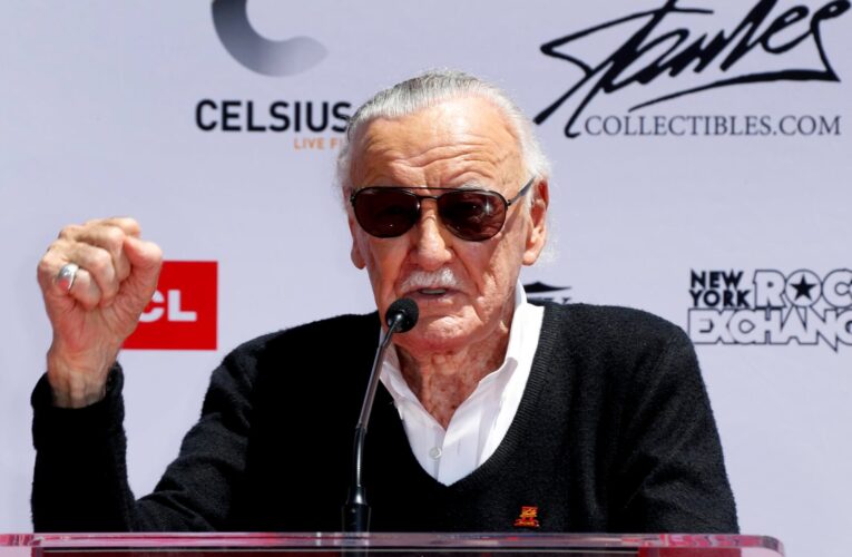 Documental revela los últimos años de Stan Lee entre abusos y explotación