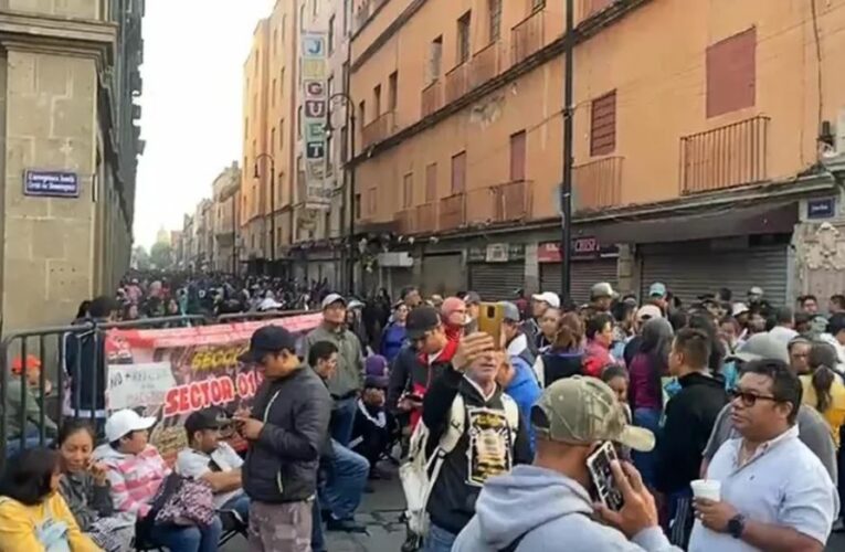 CNTE impide paso de trabajadores y prensa a Mañanera de Sheinbaum