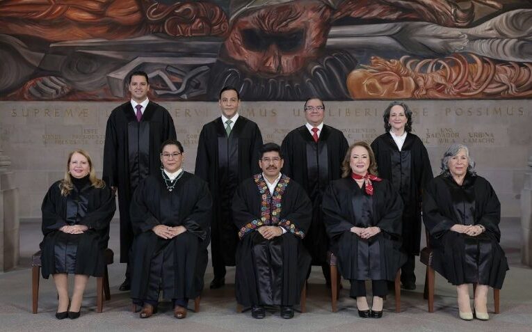 SCJN publica primera foto de los 9 nuevos ministros; Hugo Aguilar, Lenia Batres y Yasmín Esquivel, al centro