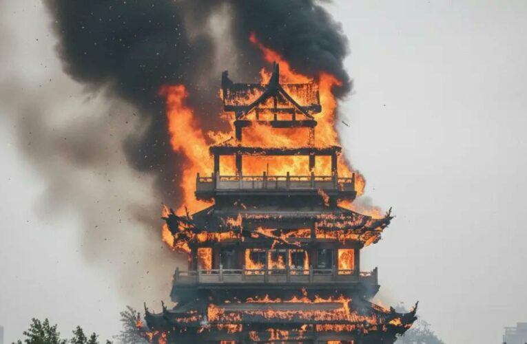 Un feroz incendio arrasó con un templo histórico de 1.500 años en China