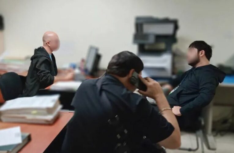 Luis R. Conríquez acude a cita en la Fiscalía de Jalisco por interpretar corrido en Fiestas de Octubre