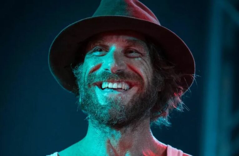 Fallece Todd Snider a los 59 años, leyenda del Alt-Country, tras ser víctima de una vîolëntä agresión