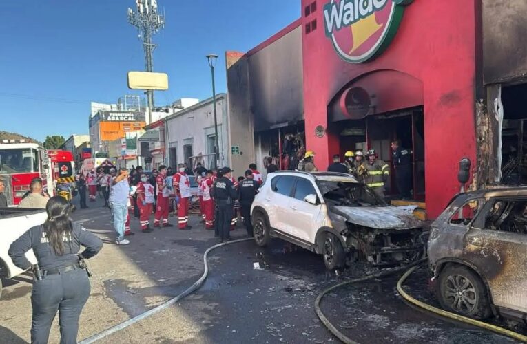 Incrementan a 24 la cifra de fallecidos por incendio en Waldo’s de Hermosillo