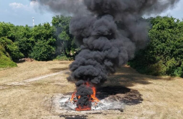 Semar incinera más de dos toneladas de narcóticos asegurados en Chiapas