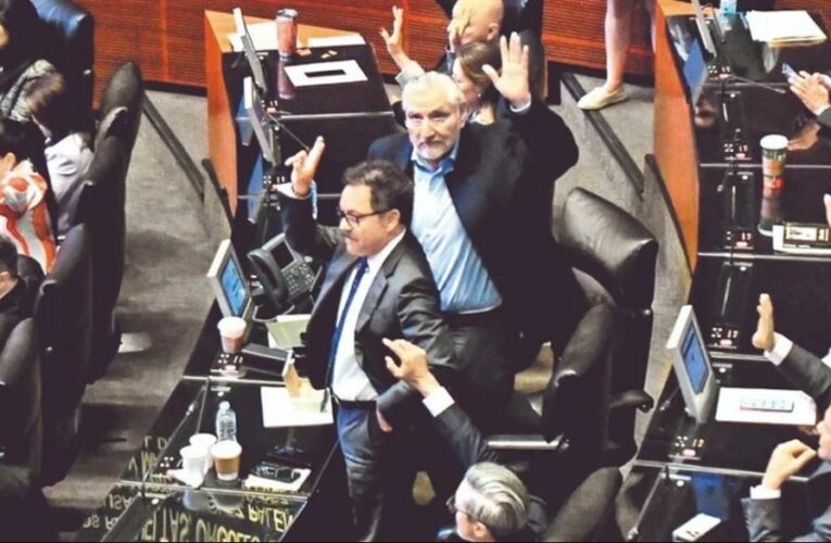 Claudia manda a Gertz a “país amigo”; Ernestina va a la FGR