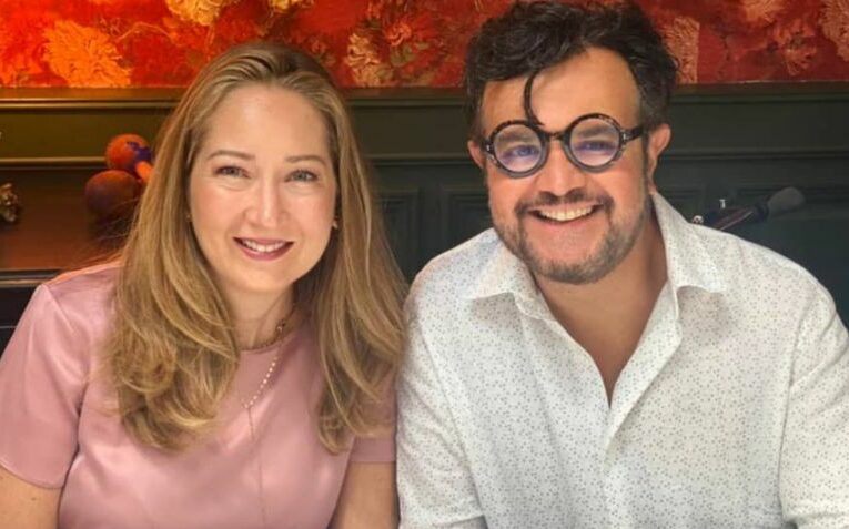 Confirman que Aleks Syntek está en rehabilitación y desmienten que se divorció de Karen Coronado