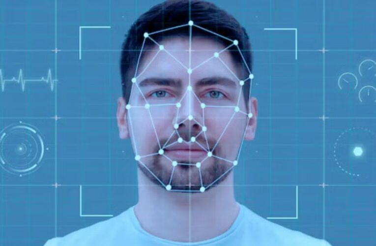 Estados Unidos tomará tus huellas, iris y voz si quieres entrar: así es la medida biométrica obligatoria