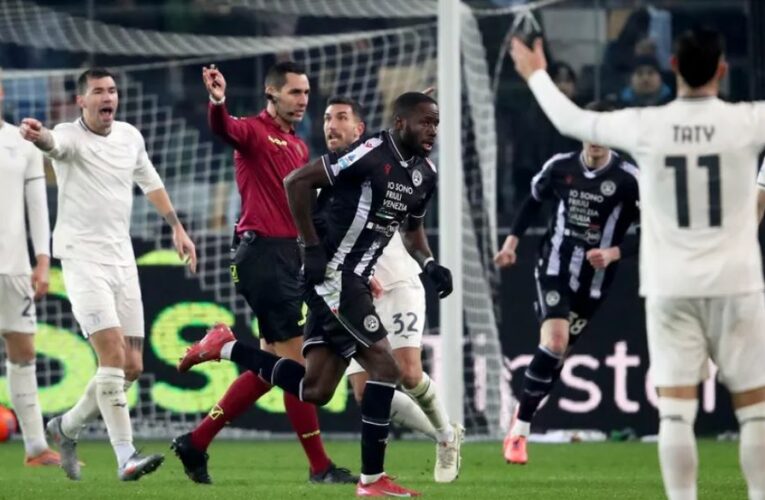 Lazio explota contra el arbitraje de la Serie A tras polémico gol de Udinese en los últimos minutos