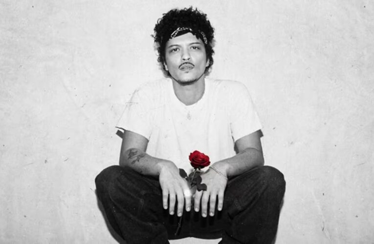 Bruno Mars anuncia fecha de lanzamiento de “The Romantic”, su nuevo disco