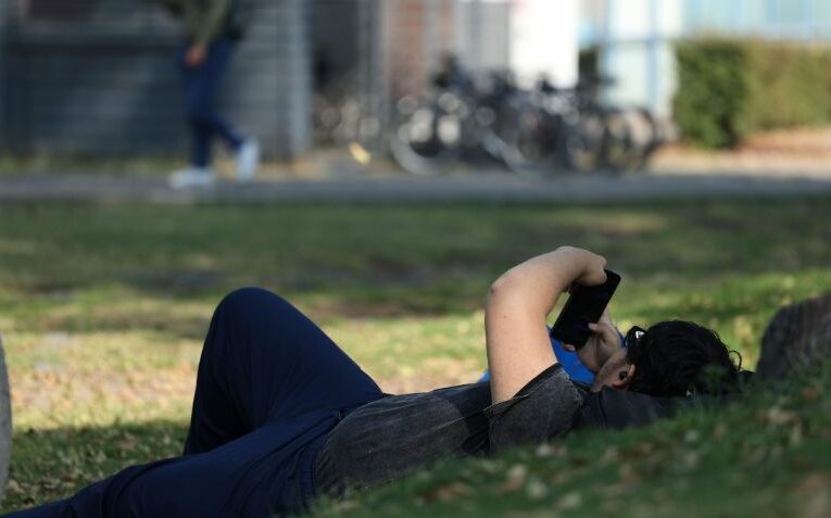 Claudia Sheinbaum aclara importante cuestión de seguridad sobre el registro de celulares en mexicanos