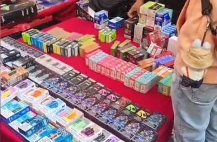 Venta de vapeadores continúa en Ciudad de México pese a prohibición