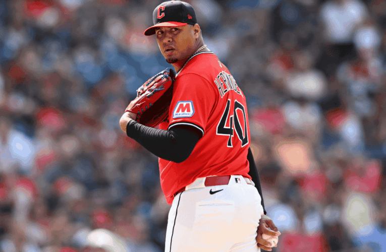 Carlos Hernández, lanzador de la MLB, sufre aparatoso accidente automovilístico