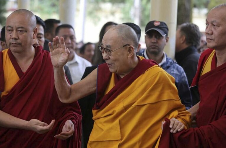 El dalái lama hace historia al ganar su primer Grammy a mejor audiolibro