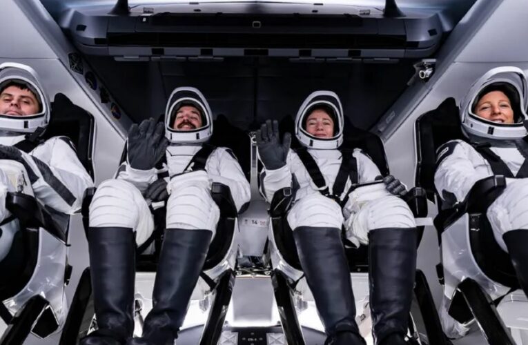 NASA acorta misión por primera vez en 65 años; nueva tripulación parte a la Estación Espacial Internacional