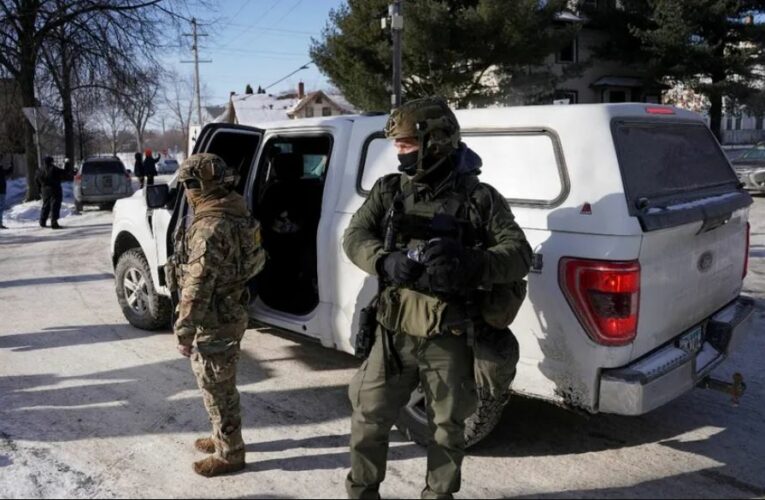 Con sistema de alarmas, habitantes en Los Ángeles alertan por redadas de ICE