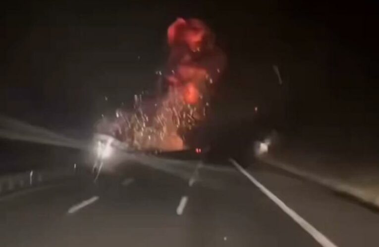 Avión militar se estrella en misión nocturna, piloto pierde la vida