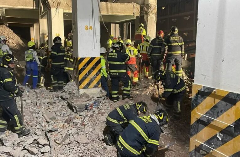 Rescatan segundo cuerpo tras derrumbe cerca del Metro San Antonio Abad