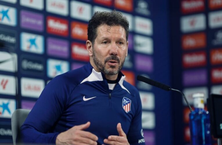 Simeone elogia a Obed Vargas en la primera titularidad del mexicano con el Atlético de Madrid