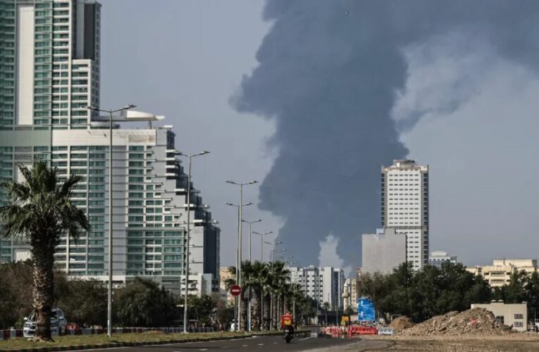 Irán dice que atacó complejo petroquímico saudí de Jubail en represalia por ataques de Estados Unidos