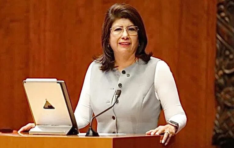 Exigen desafuero contra senadora por sacrificio masivo de perros