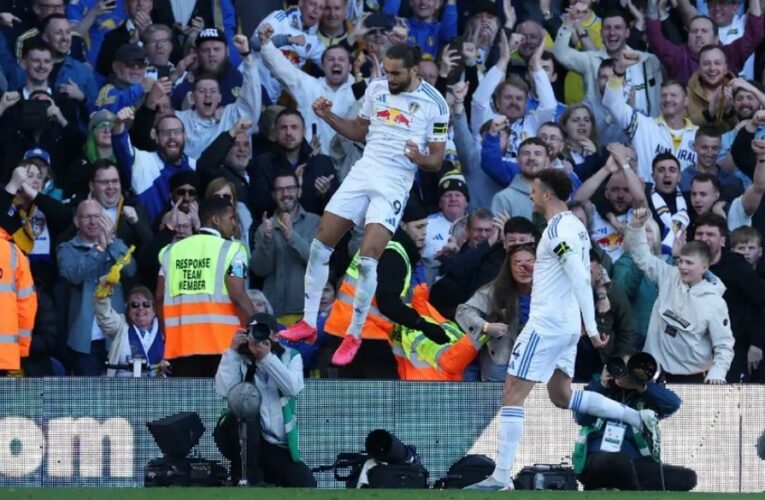 Leeds United vence a unos Wolves que quedan casi condenados al descenso