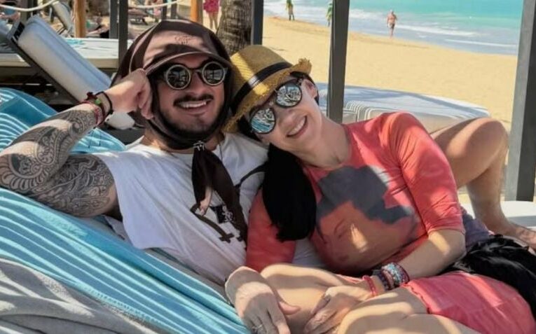 Ricardo Pérez celebra dos años de amor con Susana Zabaleta y le dedica un tierno mensaje: “Perdón por llegar tan tarde”