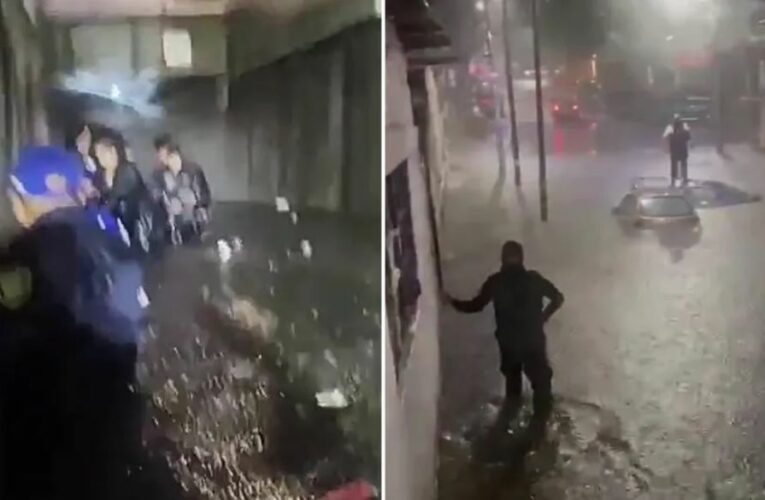 Policías rescatan a personas atrapadas por las intensas lluvias en CdMx