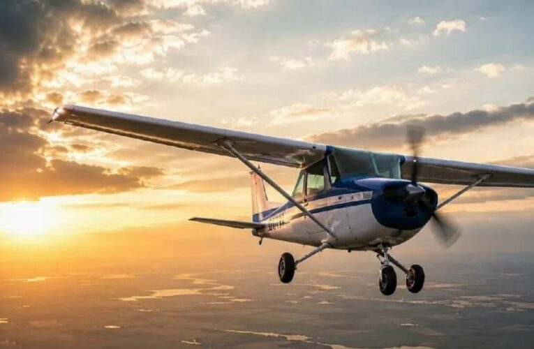 Piloto saltó de avión en pleno vuelo y dejó que su estudiante aterrizara sola